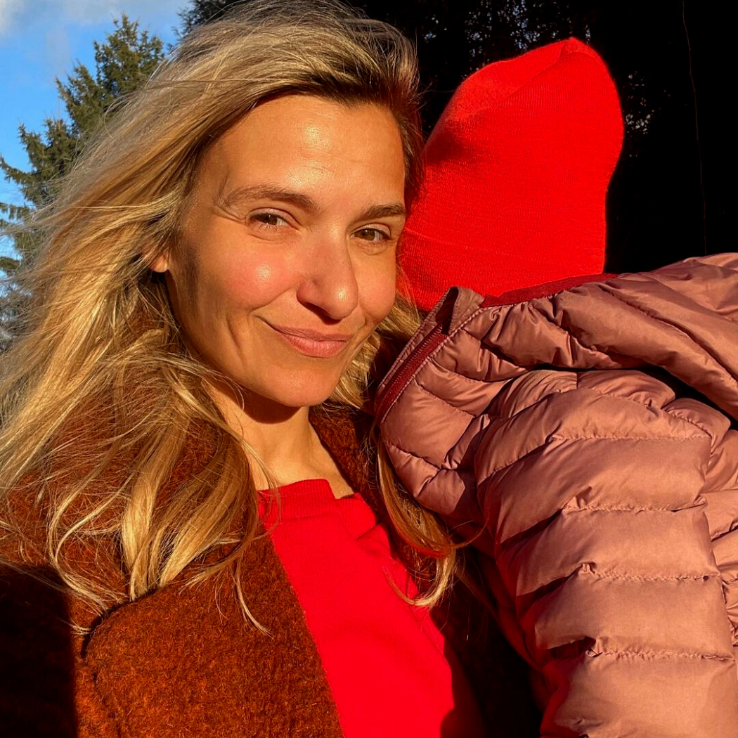 Zielińska i Koroniewska znalazły sposób na jesienną szarugę. Wystarczy włożyć jedną rzecz